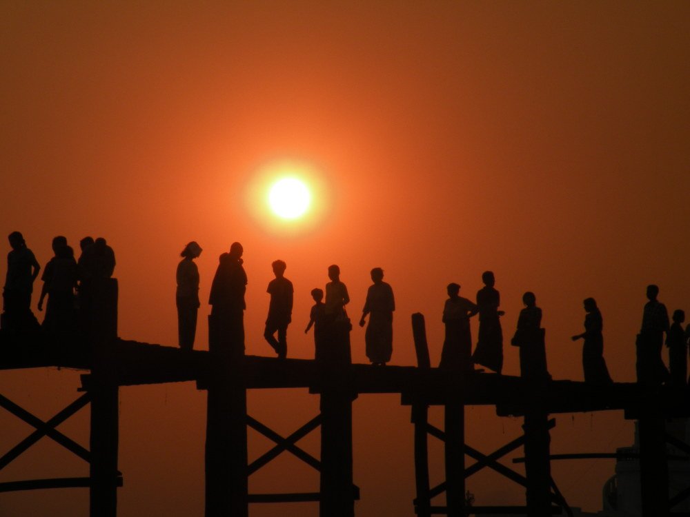 Тени исчезают в полночь