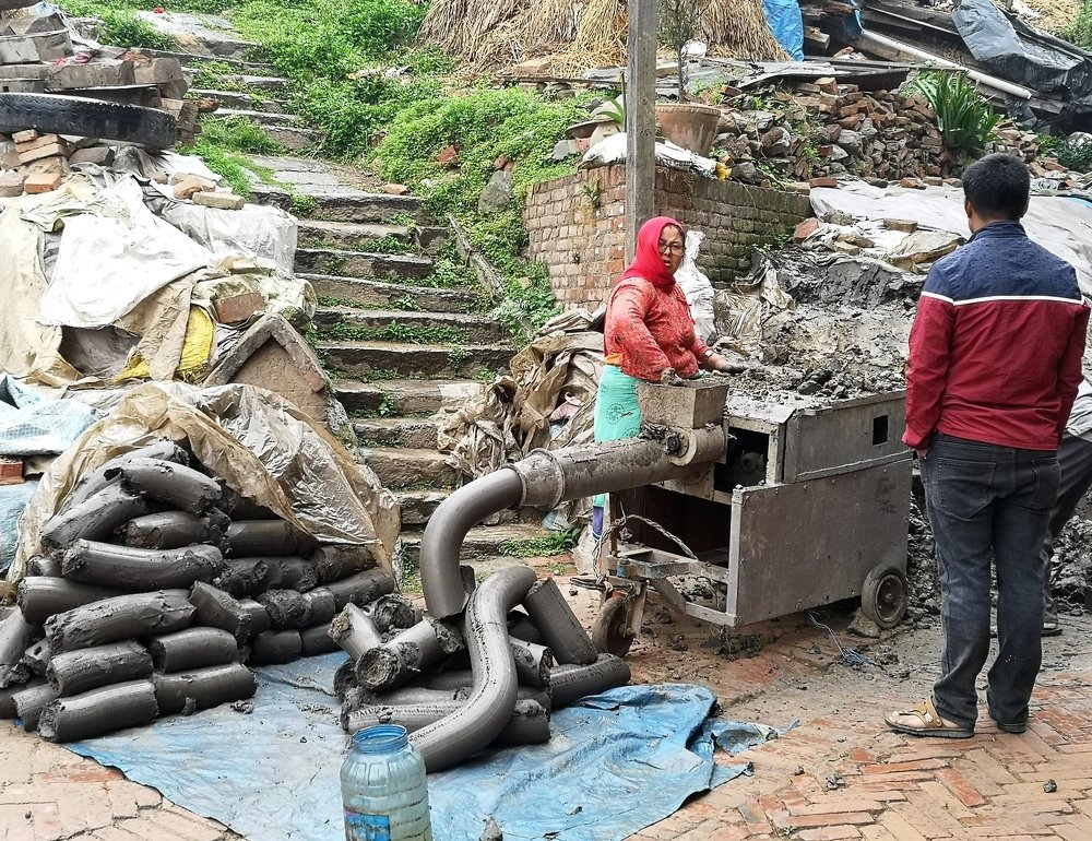 Производство глины в Непале