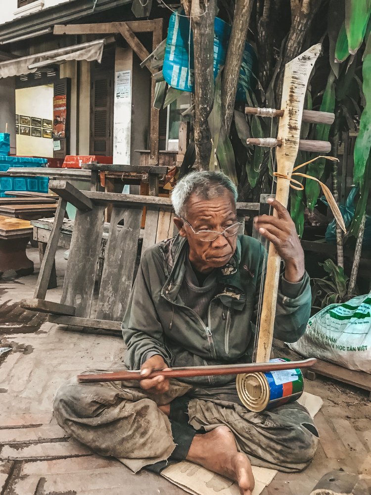 Музыкант в Лаосе