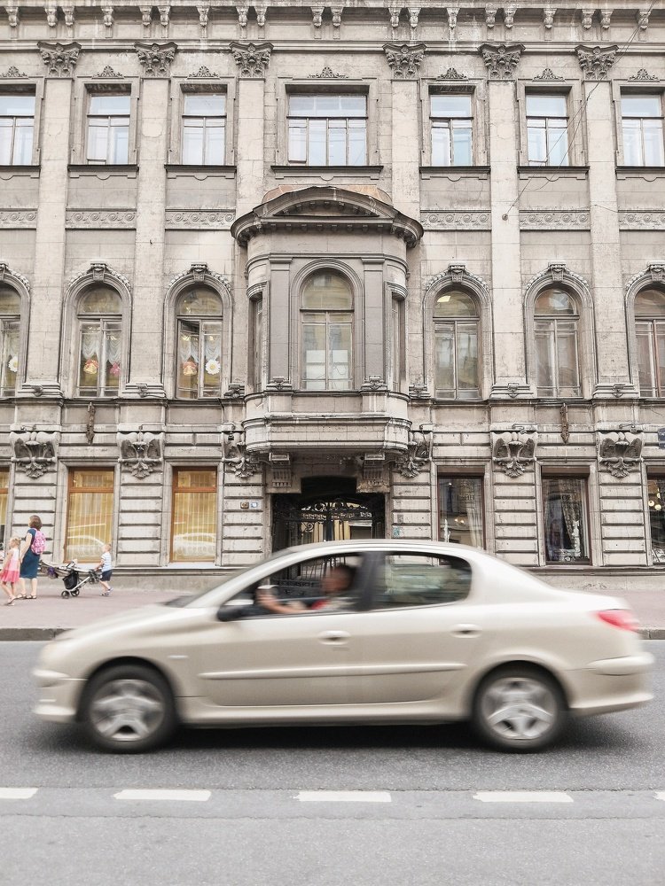 Спешащий город