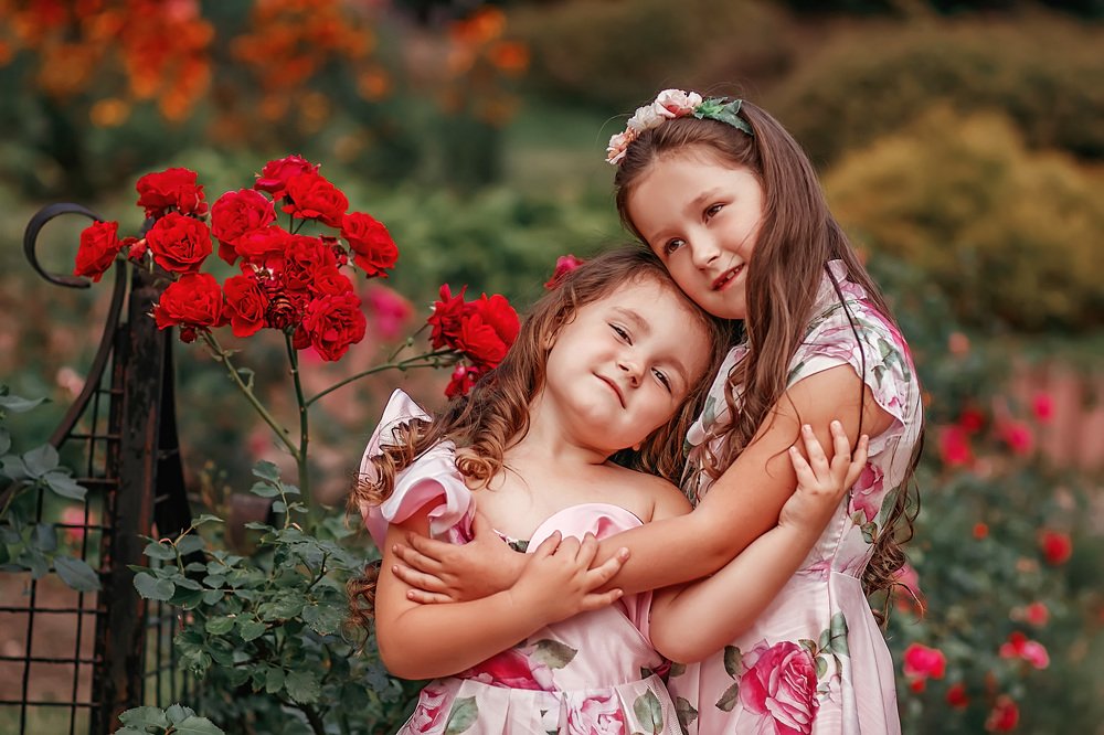 В розовом саду