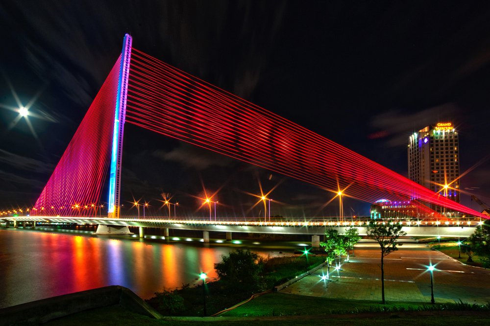 cầu Trần thị Lý về đêm