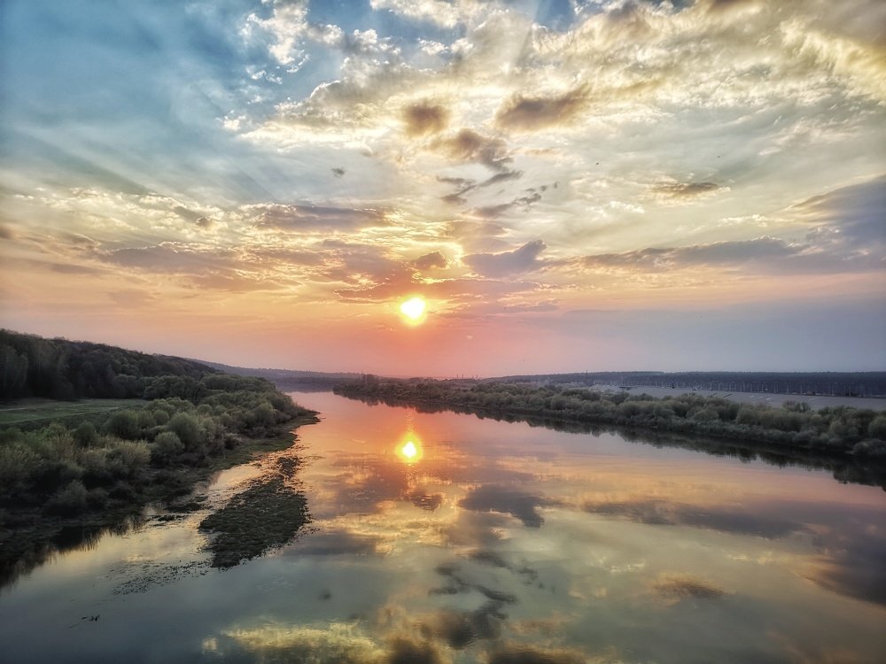 Закат над рекой