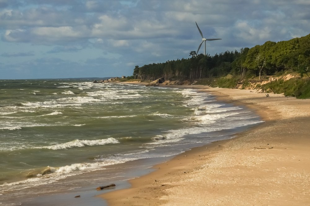 Лиепая. Море шумит.