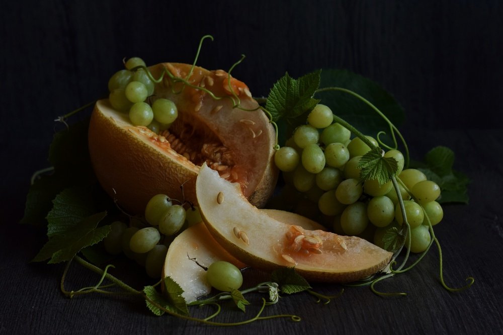 Дыня и виноград