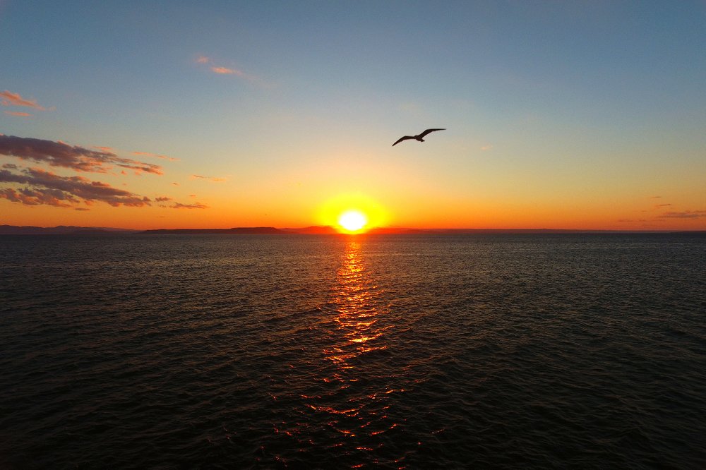 Пролетая над солнцем