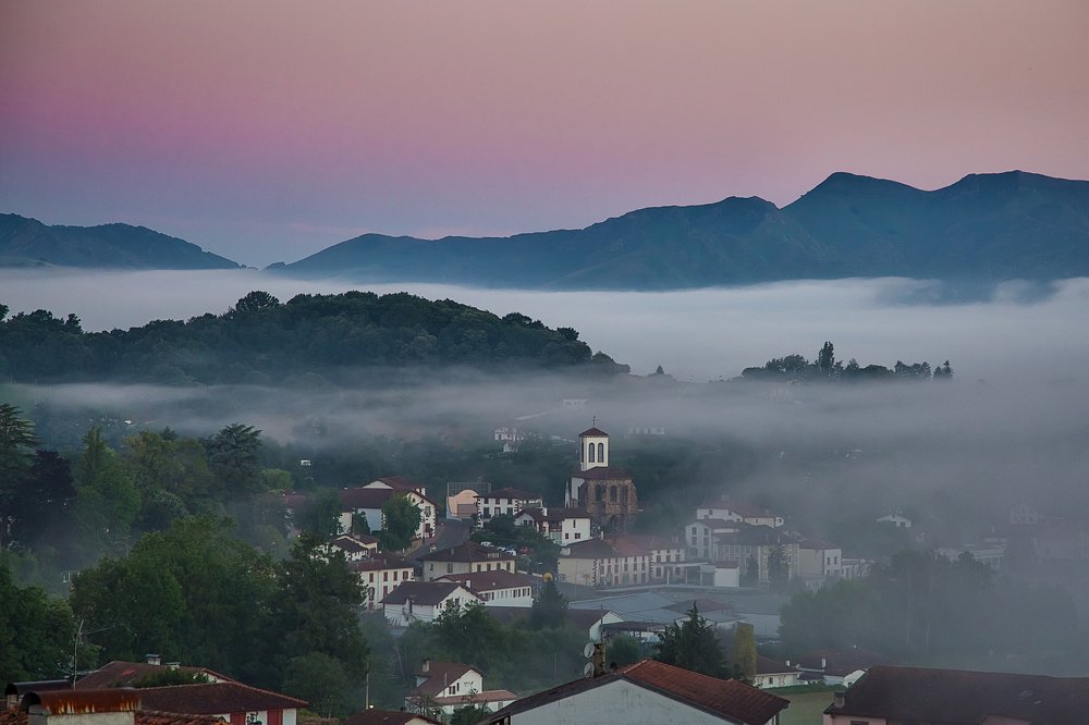 Рассвет на границе Франции и Испании