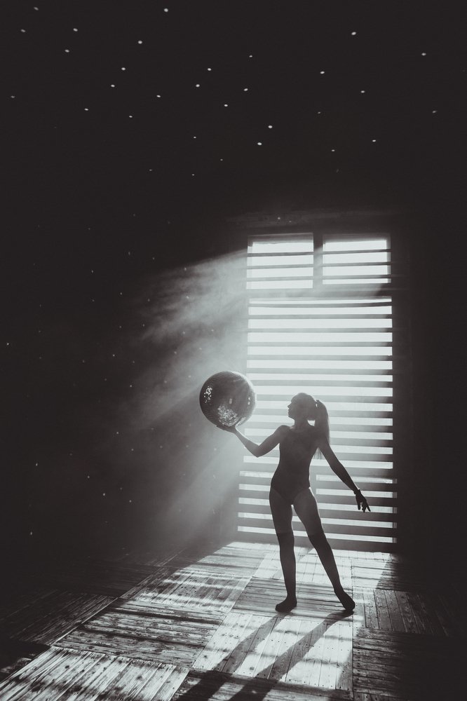 Девушка и шар