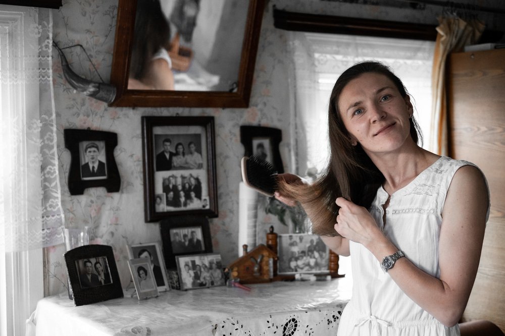 За туалетом