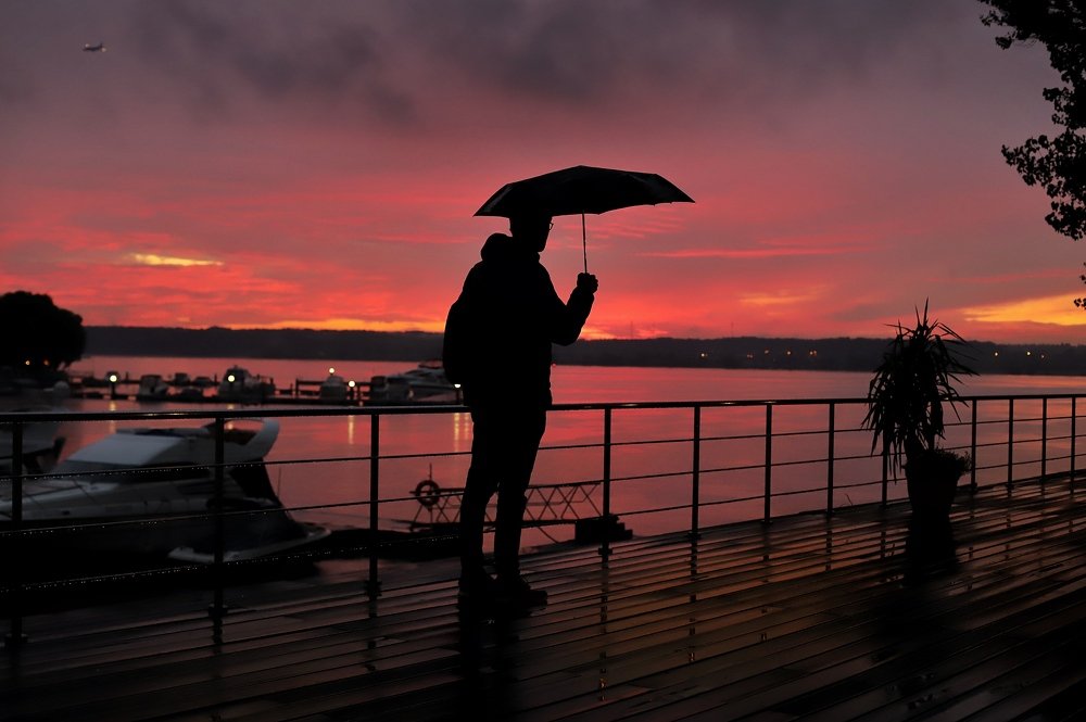 На закате в летний дождь