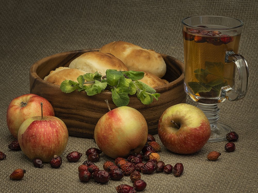 Тарелка с пирожками.