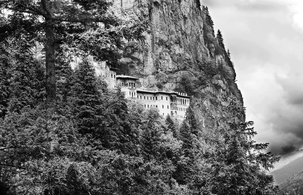 тайны древних монастырей