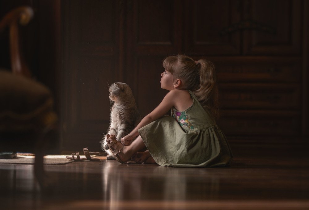 Провожатый и его подруга.