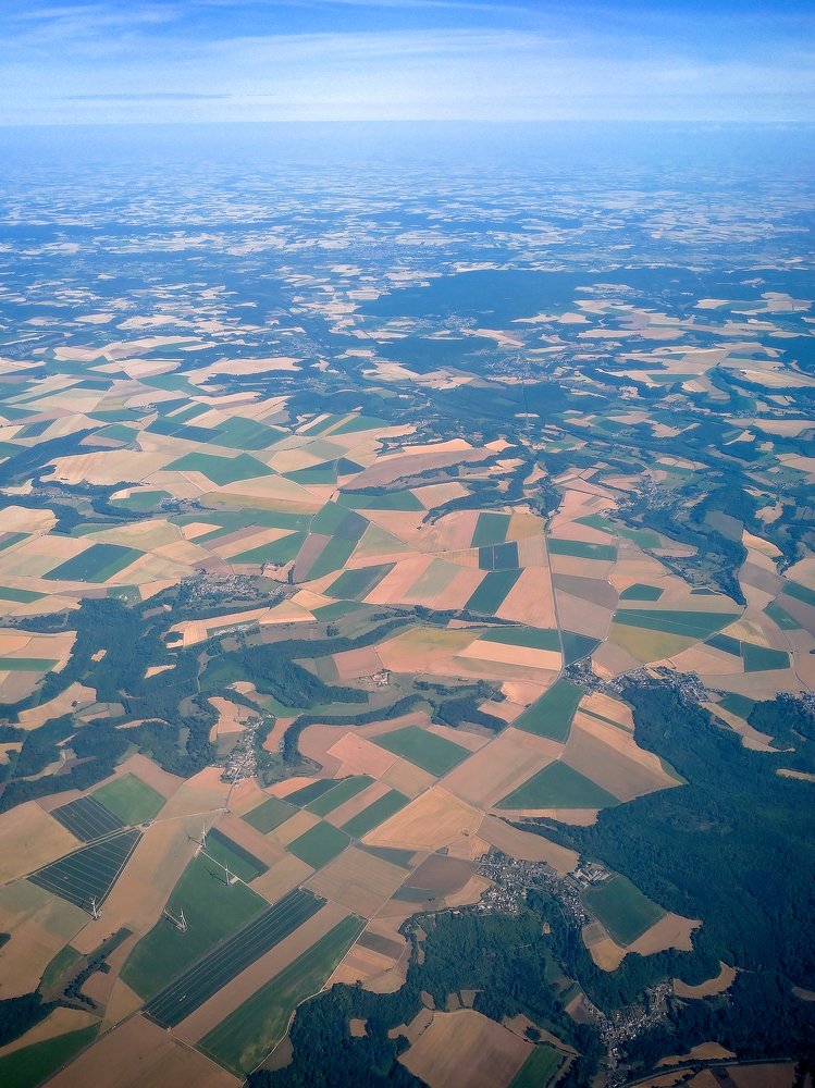 Недалеко от Парижа