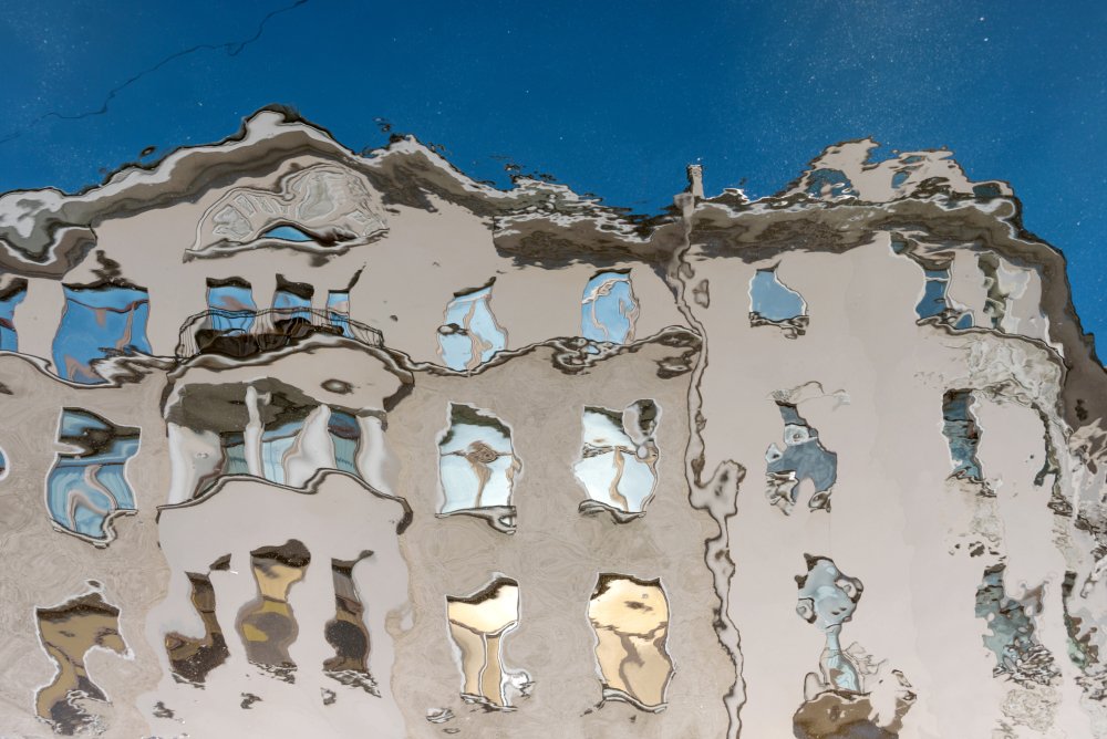 Дом и обитатели зеркального мира канала Грибоедова