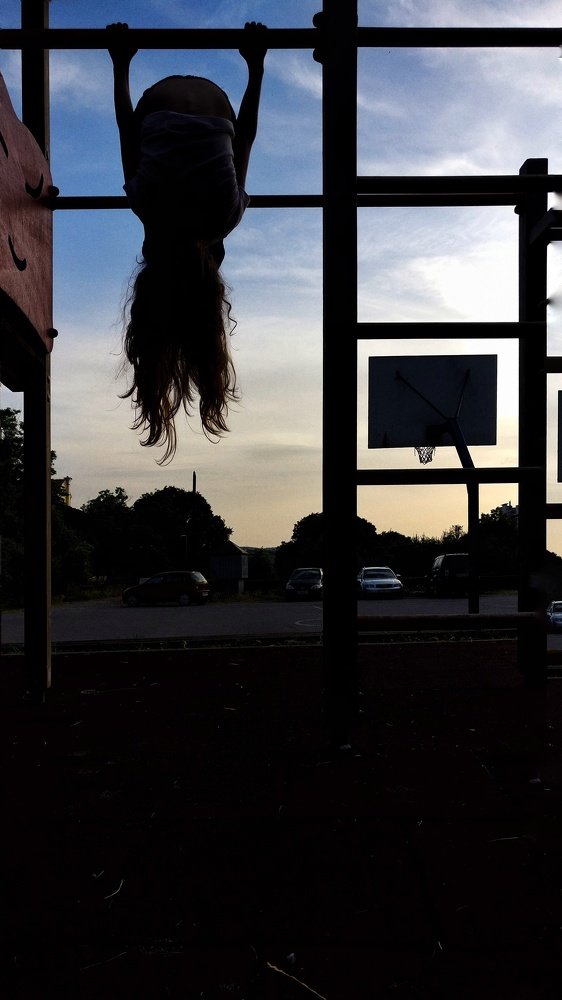 Вверх ногами