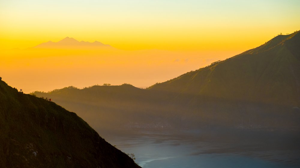 Встреча утра на вулкане Батур