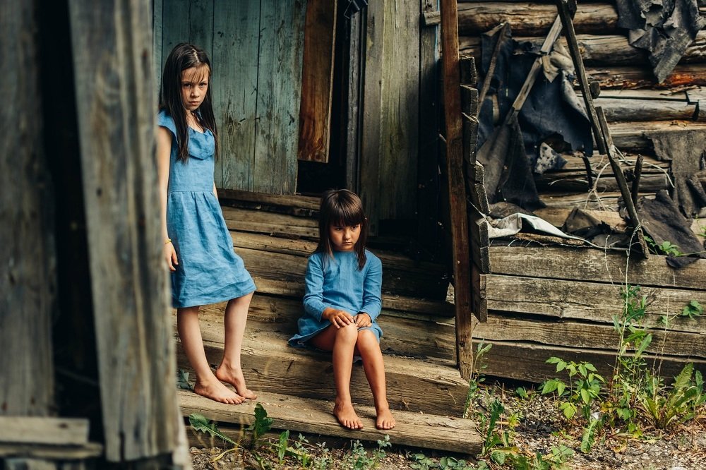 На крылечке