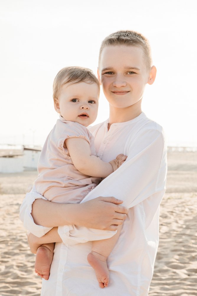 брат и сестра