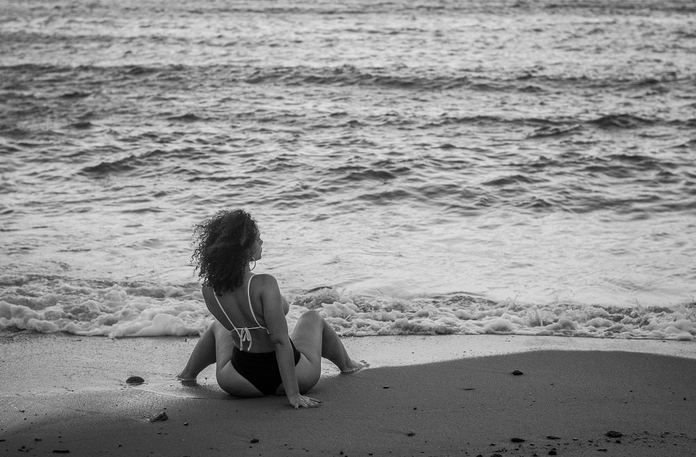 The girl and the sea ...