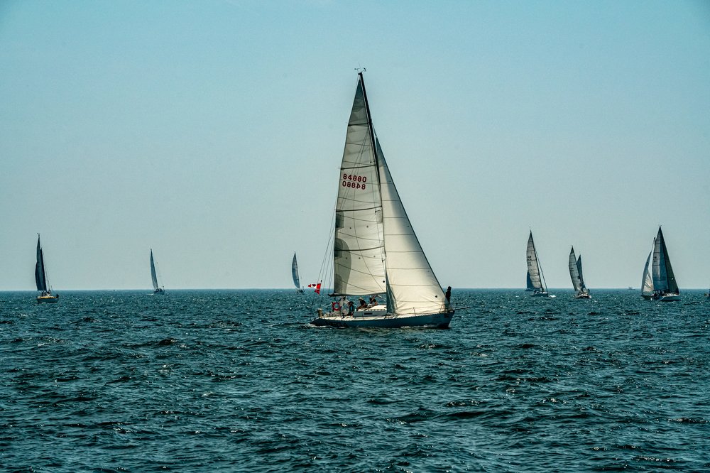 A day of sailing on the lake