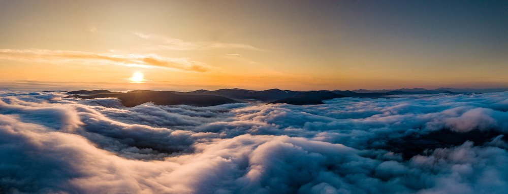 Закат над облаками