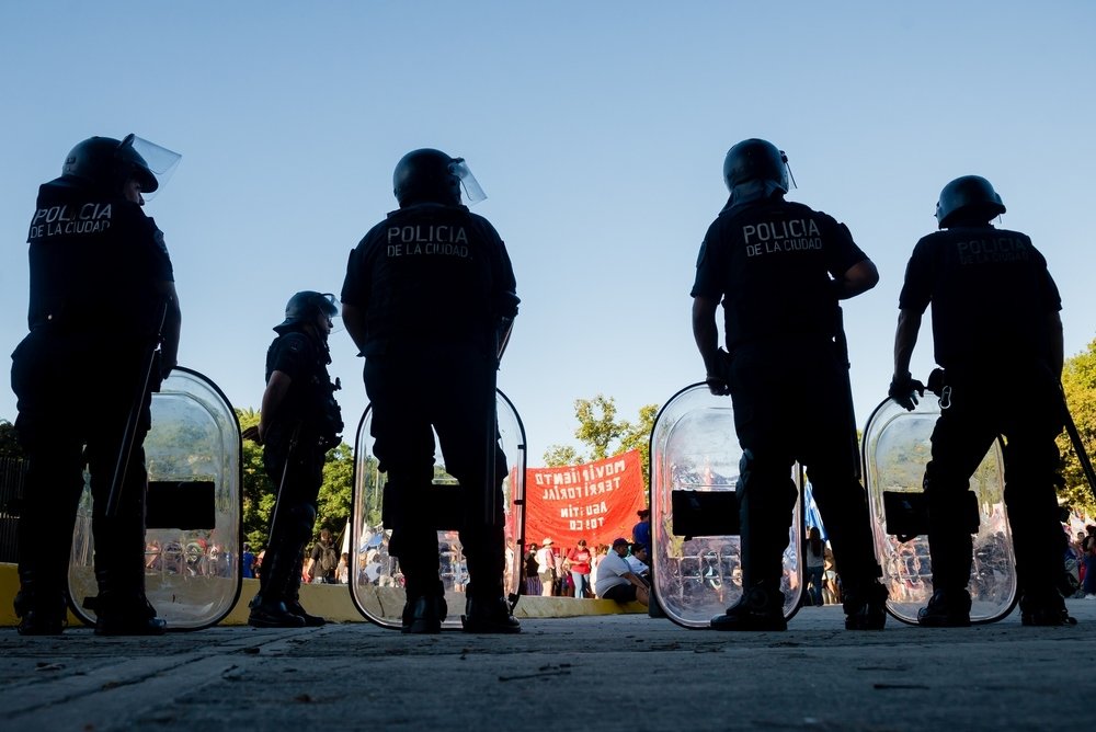 Противостояние