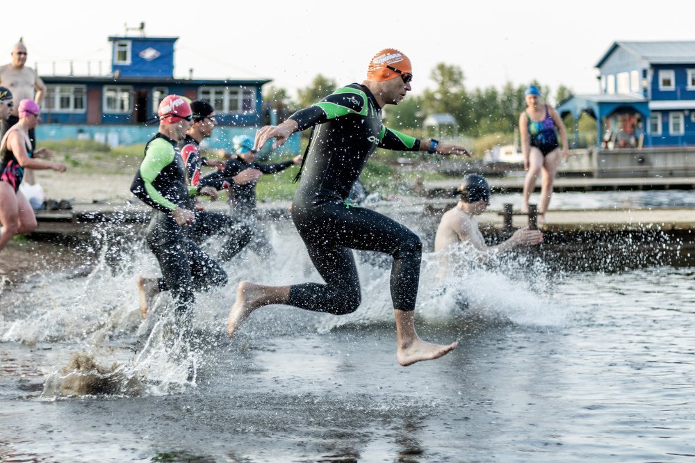 Тренировка триатлетов по плаванию