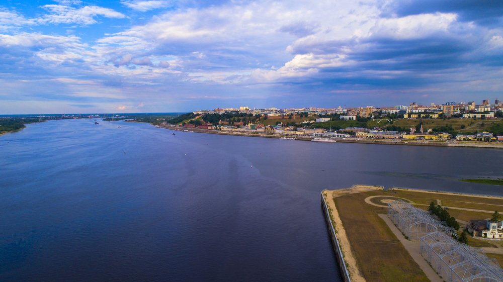 Слияние рек Оки и Волги ( Нижний Новгород)