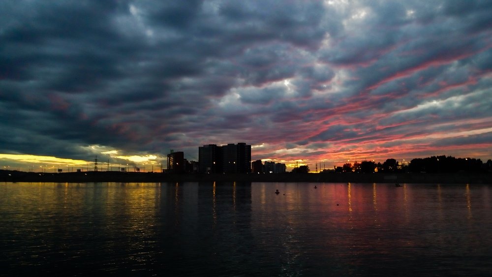 Вечерний город