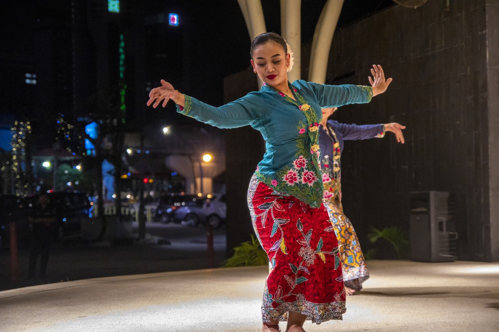 Nyonya Dance