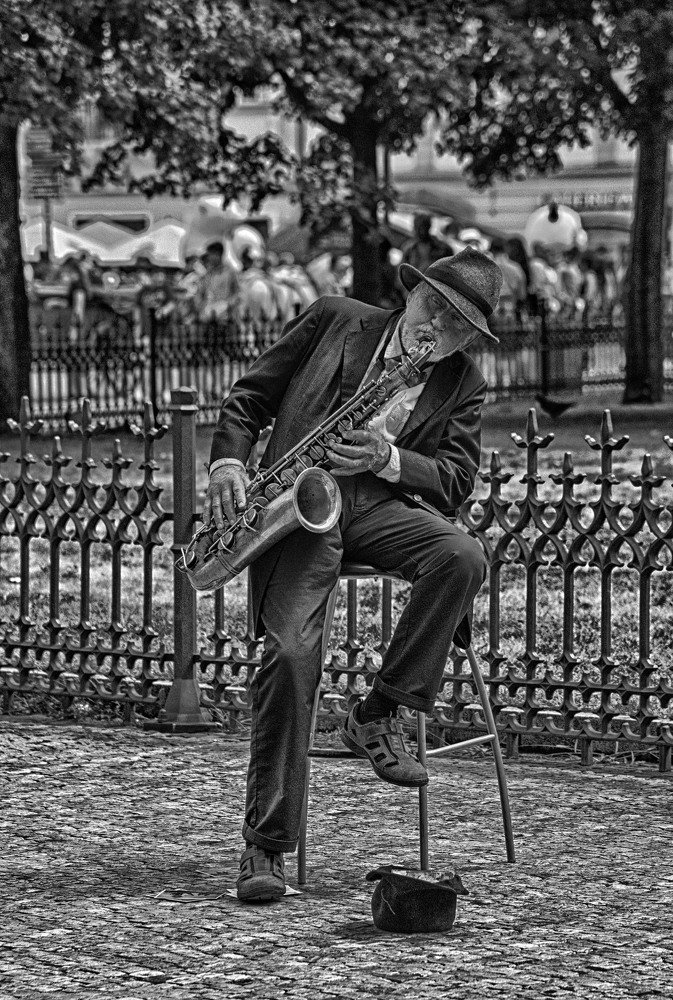 Уличный музыкант