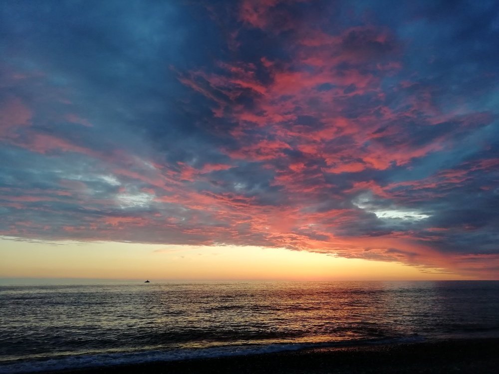 Апрельский вечер на море в Сочи