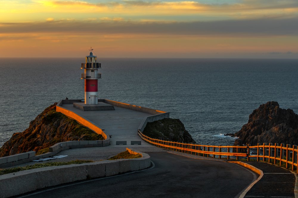 Маяк на мысе Ortegal.