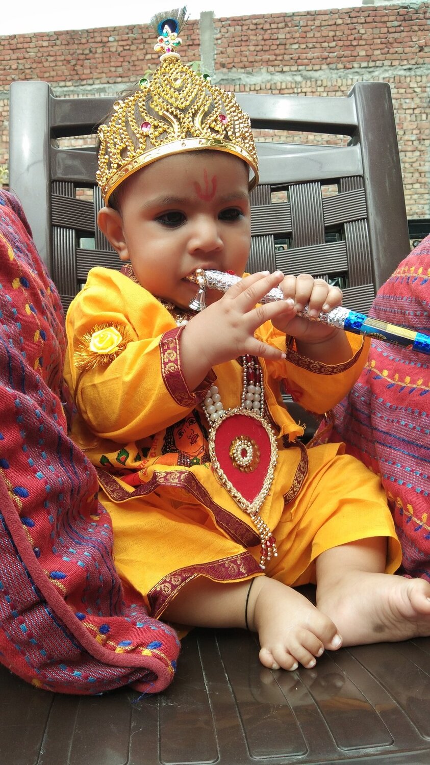 Little kanha in yellow color