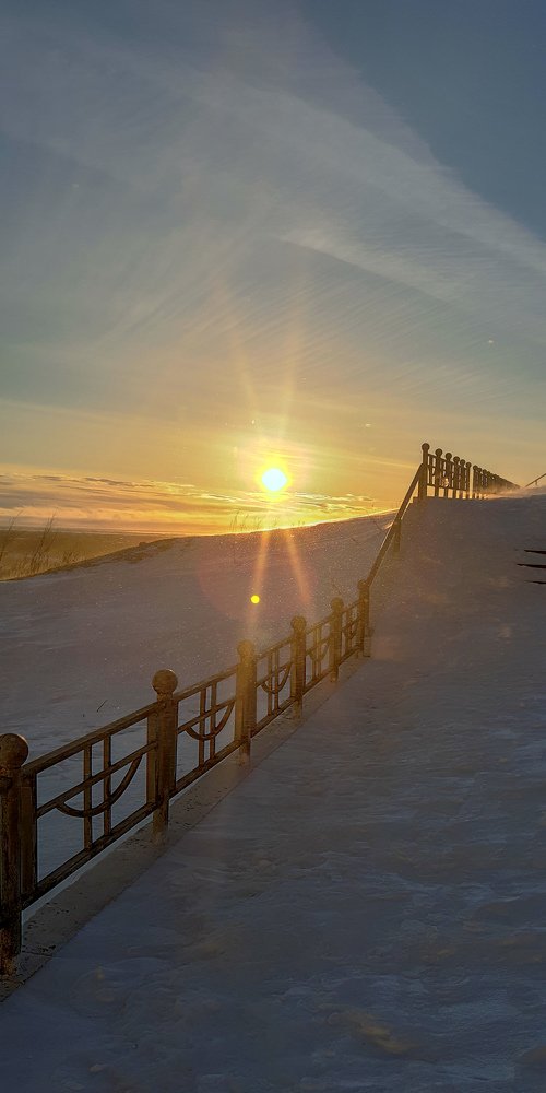 Летнее солнце и снежная зима