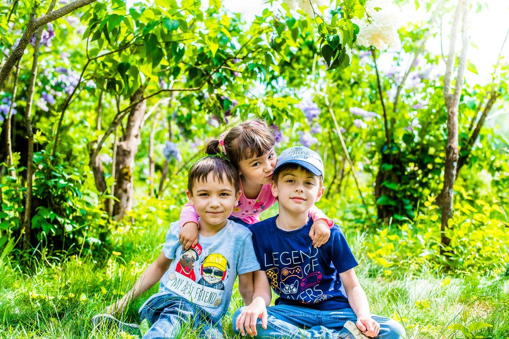 Любящая сестричка)))