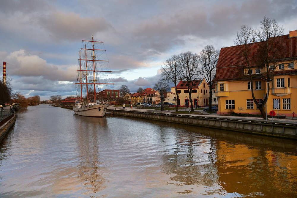 Ожидание. Река Дане в Клайпеде.