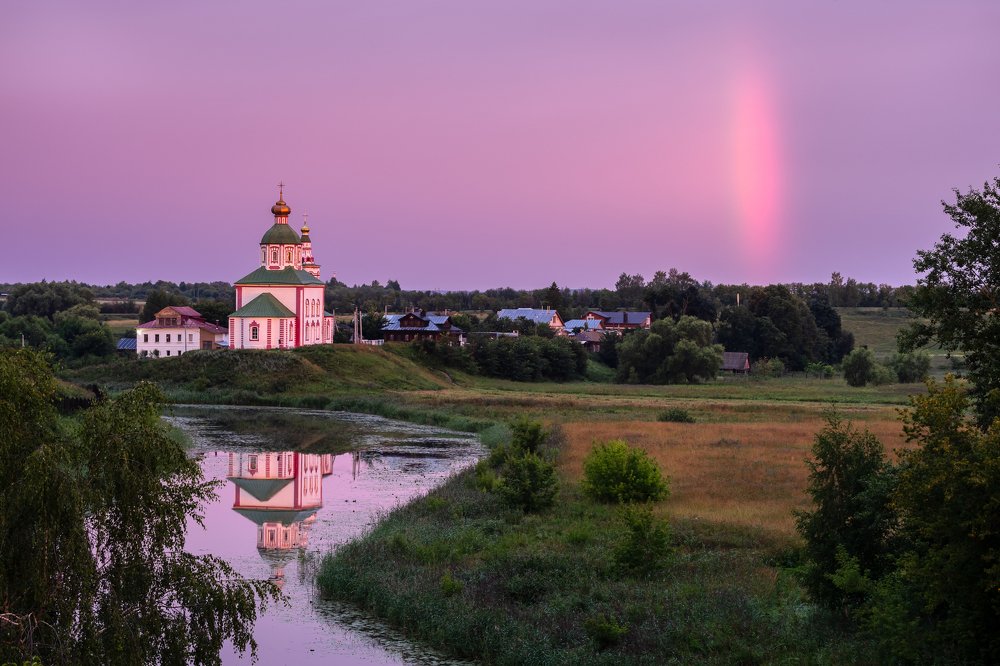 Радужный рассвет в Суздале