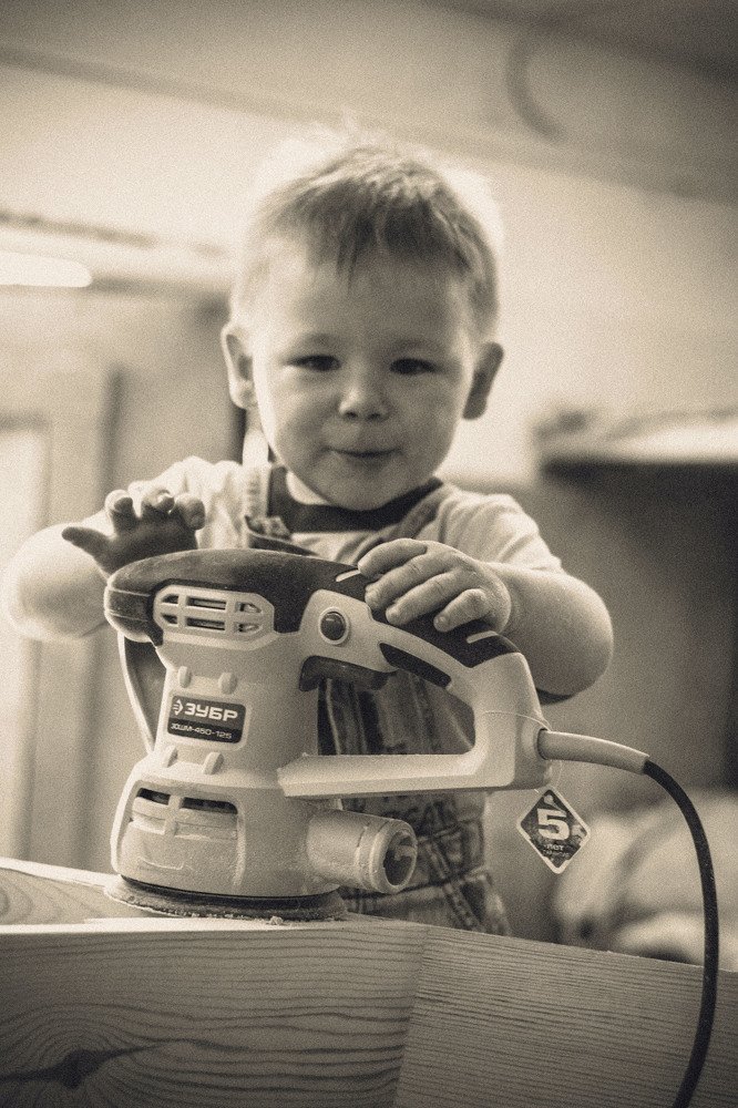 Маленький столяр