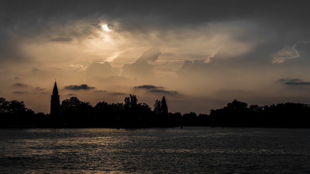 Закат на острове Бурано