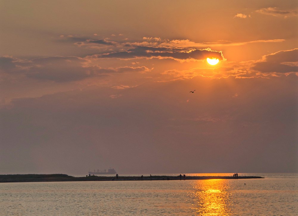 Провожая день