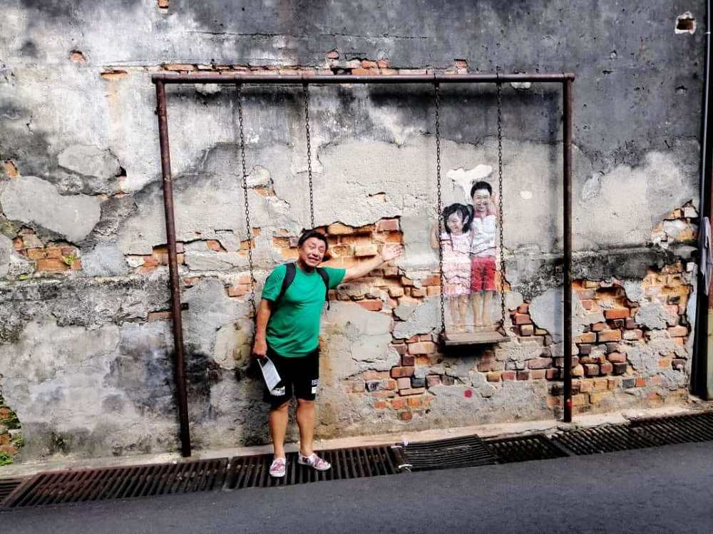 Say hi to my two new friends on the swing