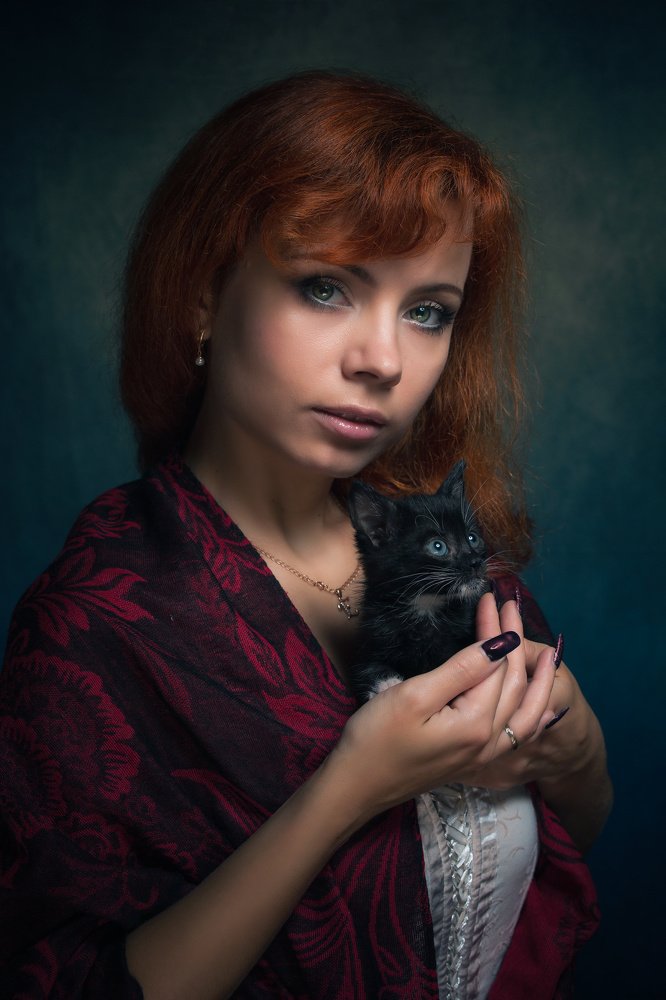 Девушка с котёнком