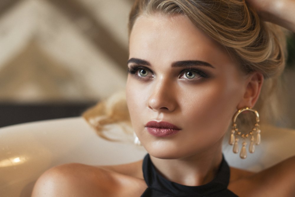 beautiful, lovely, girl, portrait, beautiful eyes, delightful, bathroom, girl in the bathroom