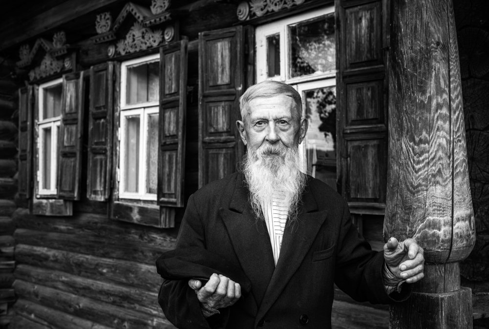 Годами сильный человек