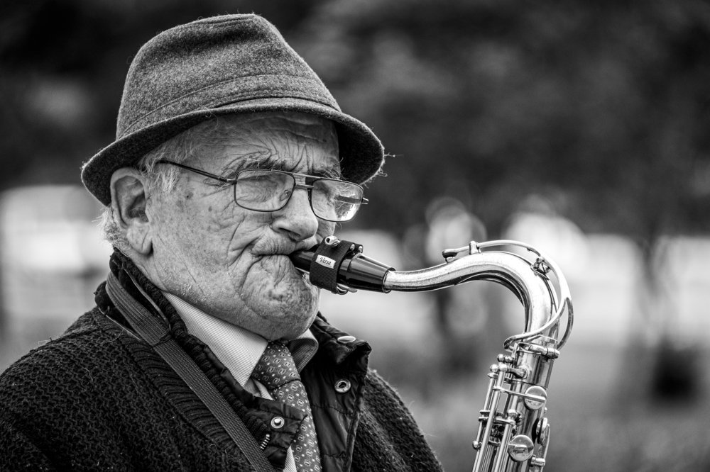 Саксофонист