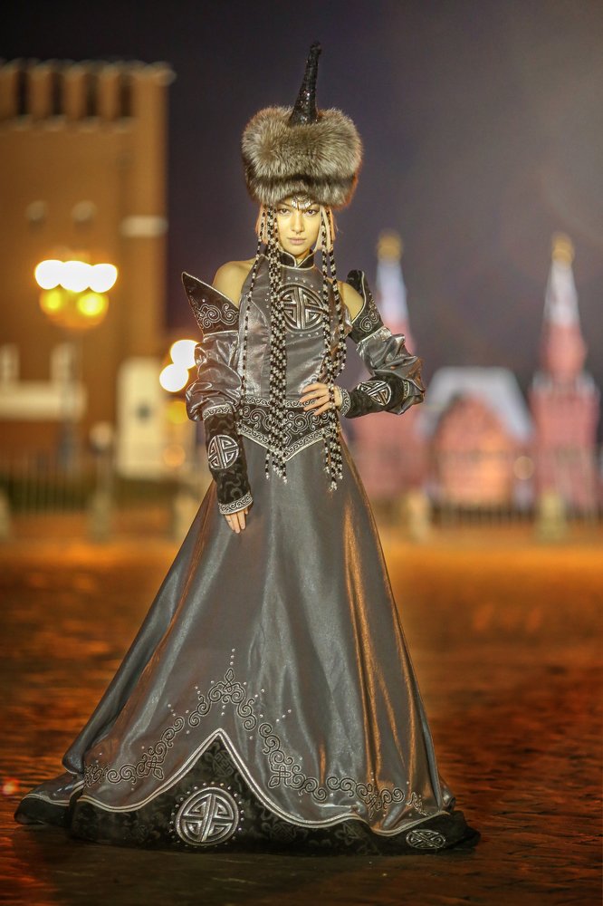 Азиатская красавица на Красной площади