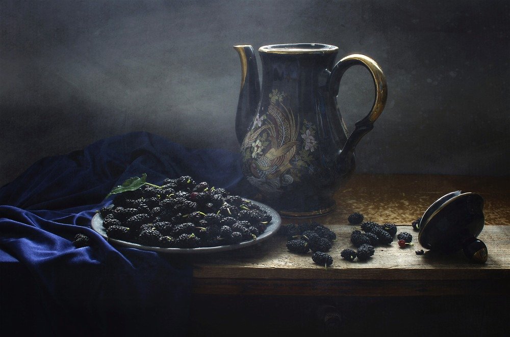 Натюрморт с шелковицей