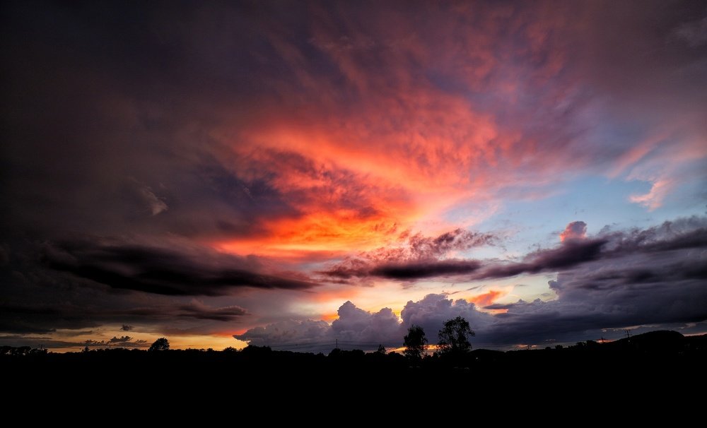 Багровый закат